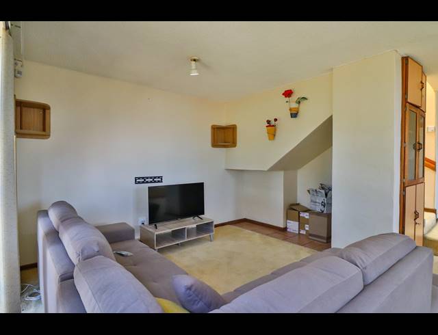 3 BEDROOM TOWNHOUSE RENTED IN BLUEWATER BAY